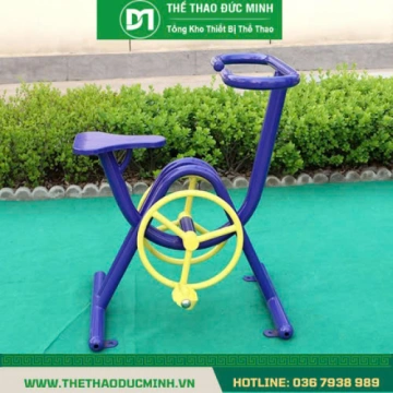 Xe đạp thể dục ngoài trời
