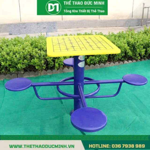 Bàn chơi cờ ngoài trời