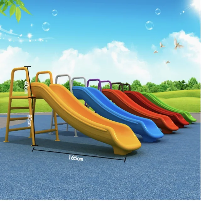 Cầu trượt ngoài trời