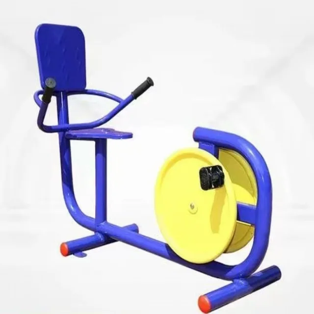 Xe đạp tựa lưng ngoài trời